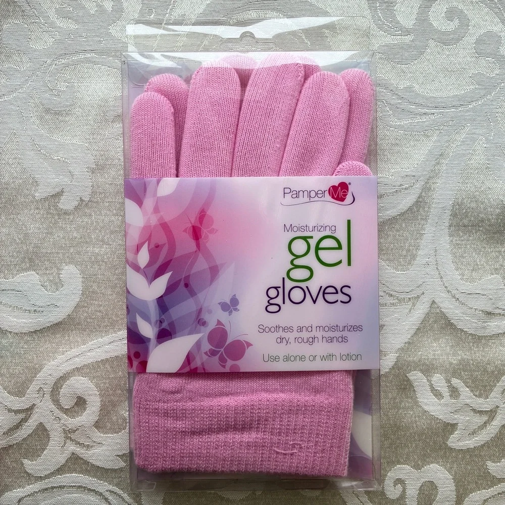 NIB Pamper Me Moisturizing Gel Gloves Pink One Size Fits Most